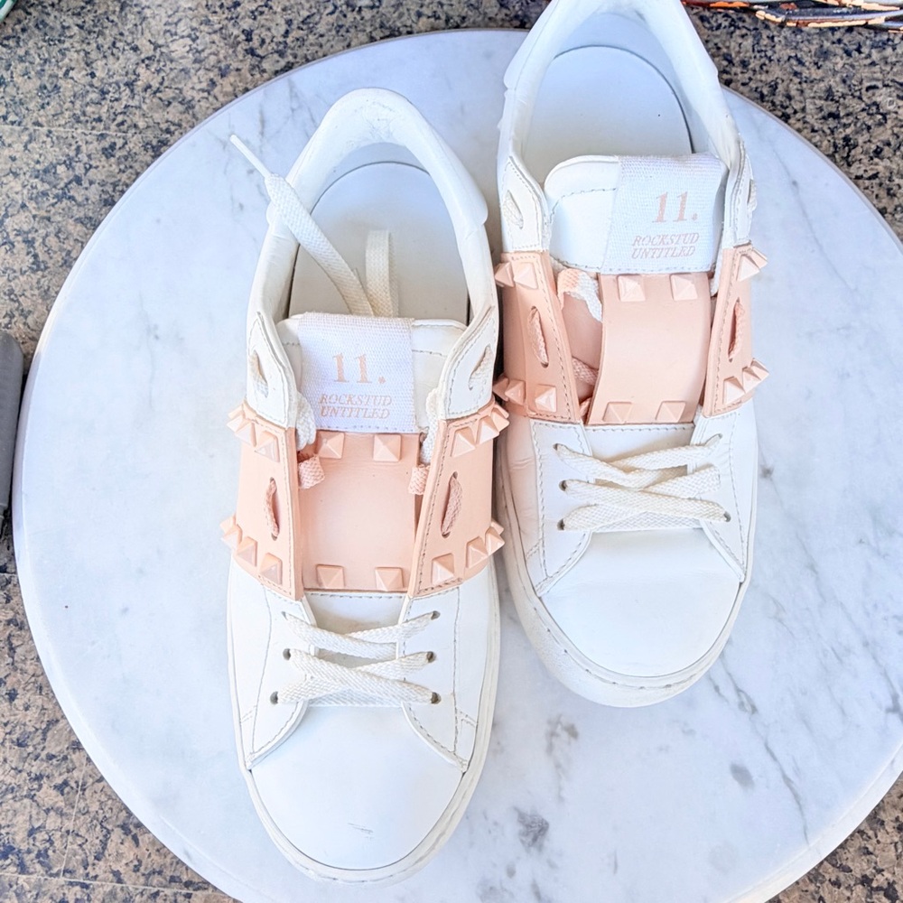 Valentino Sneaker Like New Size EU 36/US 6
